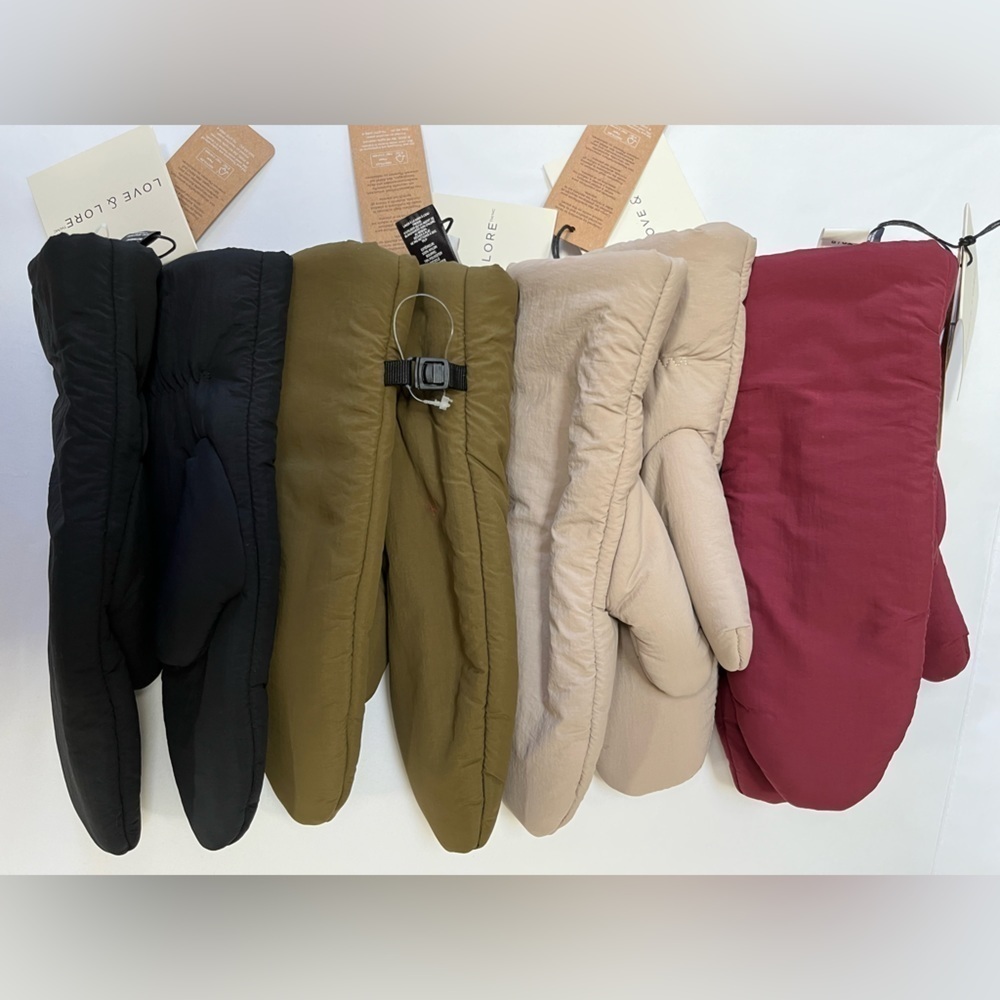 NWT - Love & Lore green mittens - ladies XS, 3 green, 1 burgundy, 2 beige